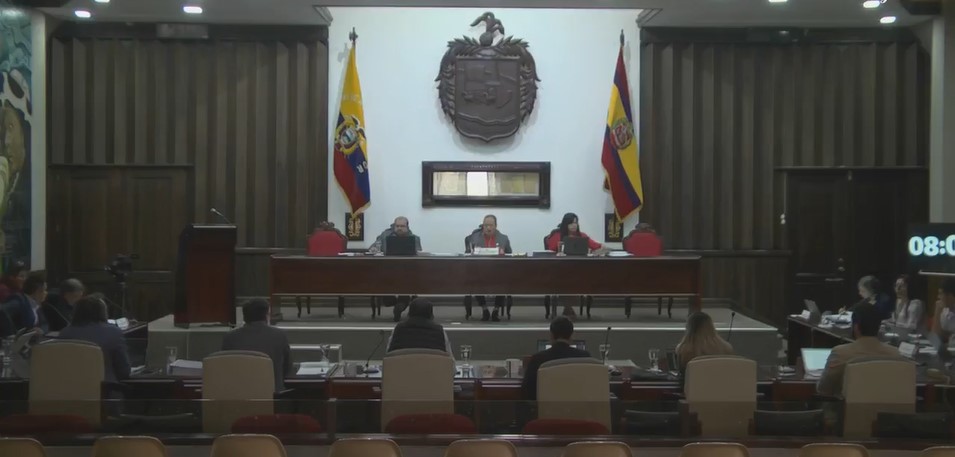 El Cabildo se reunió en la mañana de ayer.