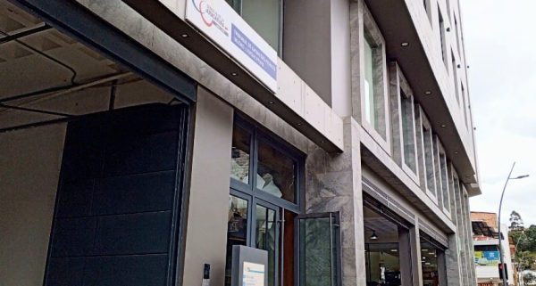 En la audiencia se decidió que la pareja se presente periódicamente a una de las Fedotis hasta que sea juzgada.