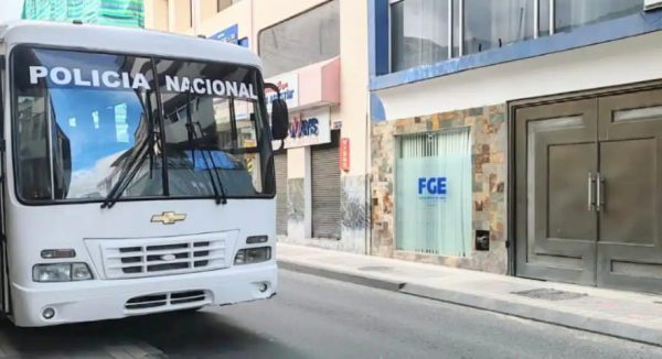 El lunes 29 de abril de 2024 los 8 detenidos, incluida la pareja, rindieron las versiones en la Fiscalía Provincial de Loja. (fotografía de archivo)