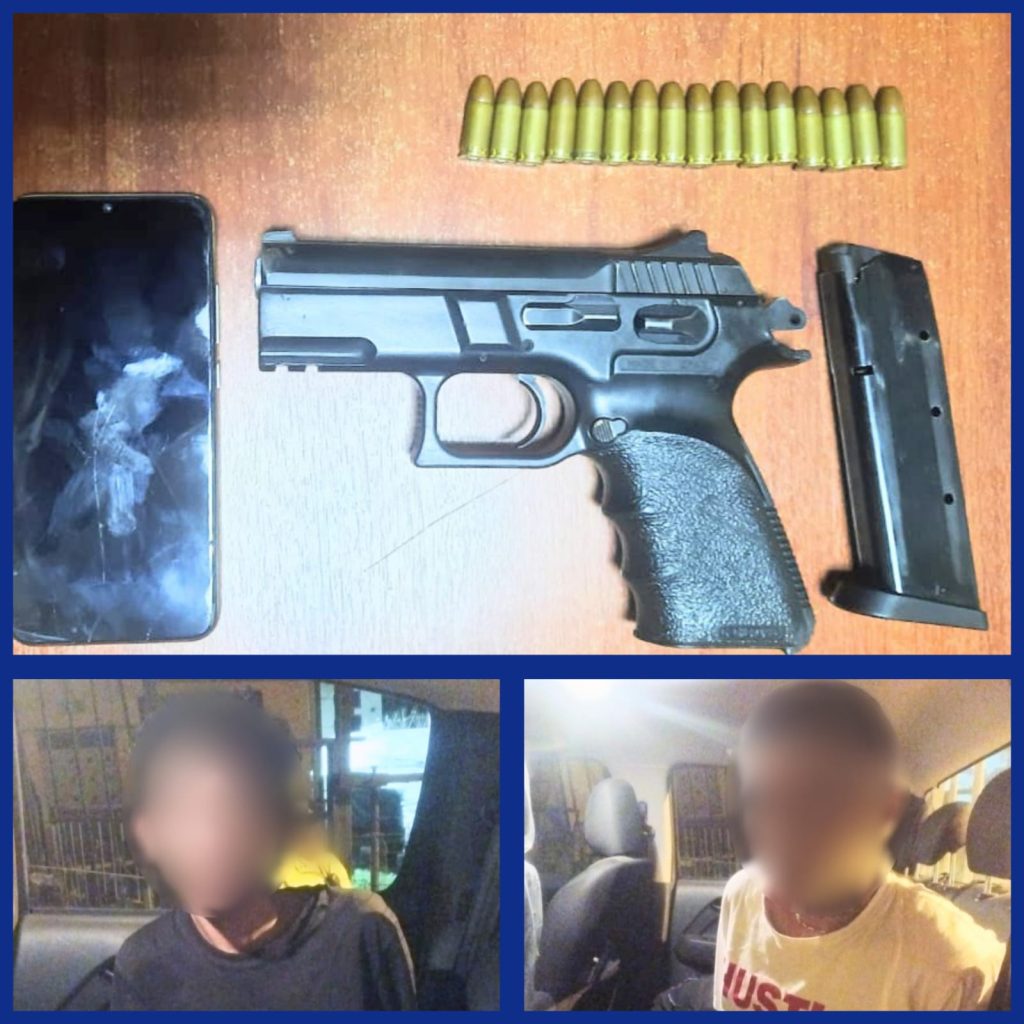 Ninguno de ellos tenía la documentación para tener y portar un arma de fuego.