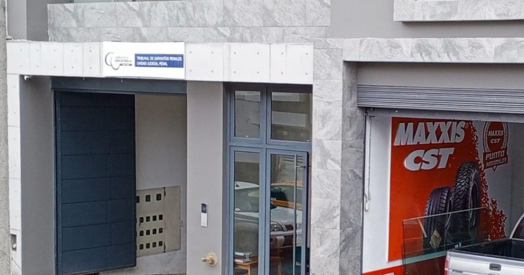 La Policía Nacional acudió a tomar el procedimiento y fueron vejados por los malhechores.
