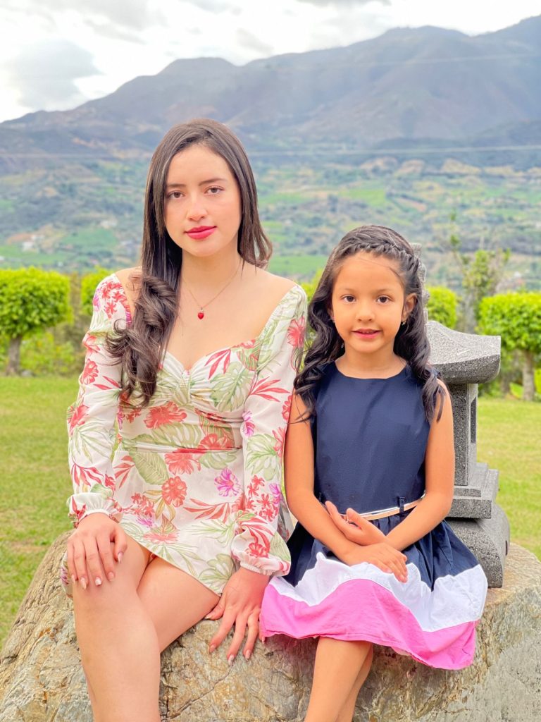 María José Ochoa, nueva soberana y Susana Carrión, niña Embajadora de Turismo Taxiche 2024