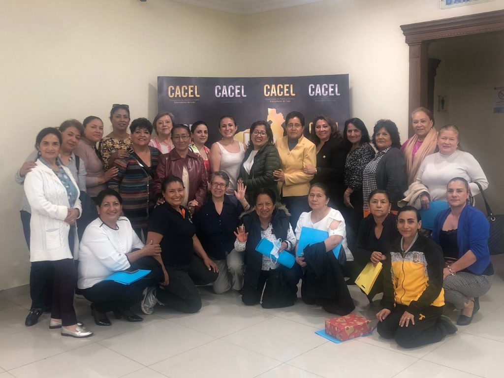 La participación de las mujeres fue muy activa durante el taller.
