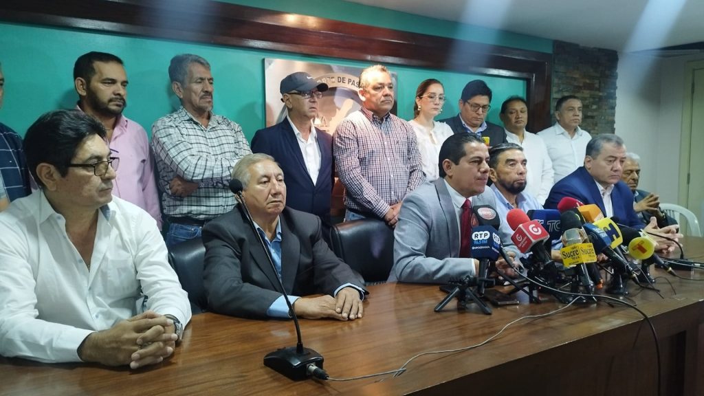 Los transportistas se sienten inseguros en las vías y también están afectados por el alza de combustibles.