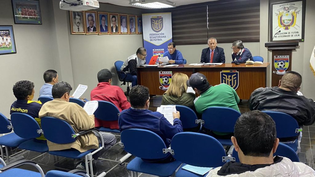 La reunión se cumplió en las instalaciones de la Aso. de Fútbol.