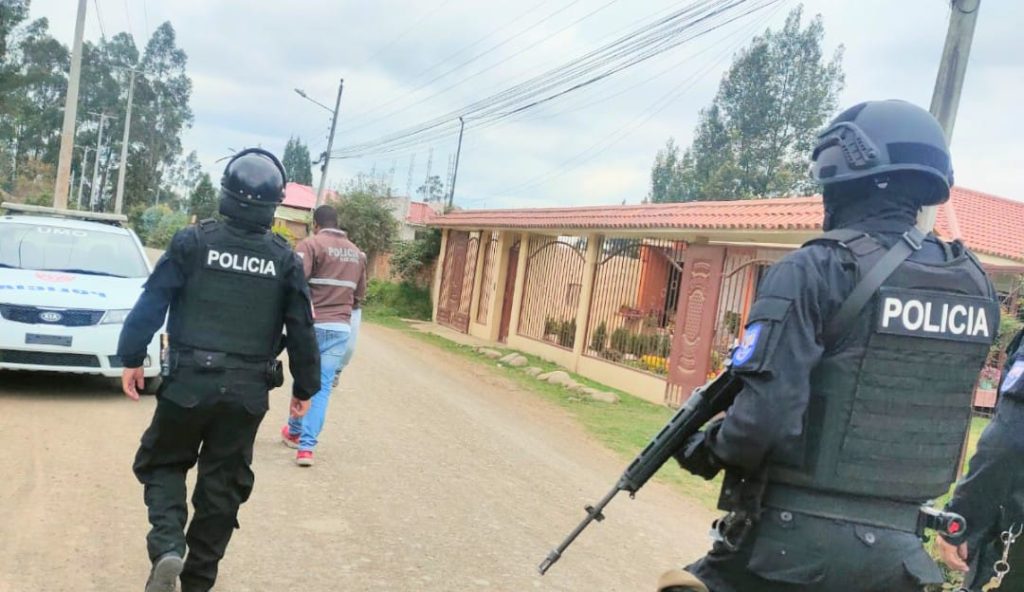 La Dinapen localizó la vivienda en donde estaban los tres niños.