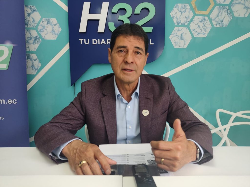 Julio César Luna Cruz, presidente de la Cámara de Comercio de Loja, invita a quienes ejercen esta actividad a afiliarse al gremio.