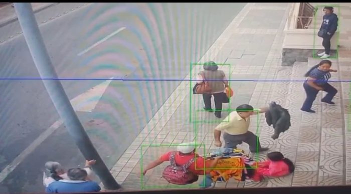 Una fotocaptura revela el instante de la agresión, en la calle 18 de Noviembre y 10 de Agosto.