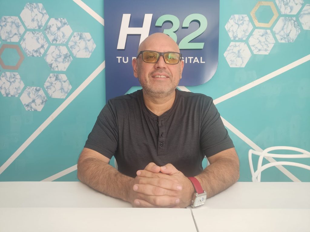 Patricio Villarreal Yaruquí cuenta que los proyectos son una coproducción entre los padres de familia y la productora Villamusic Recording.