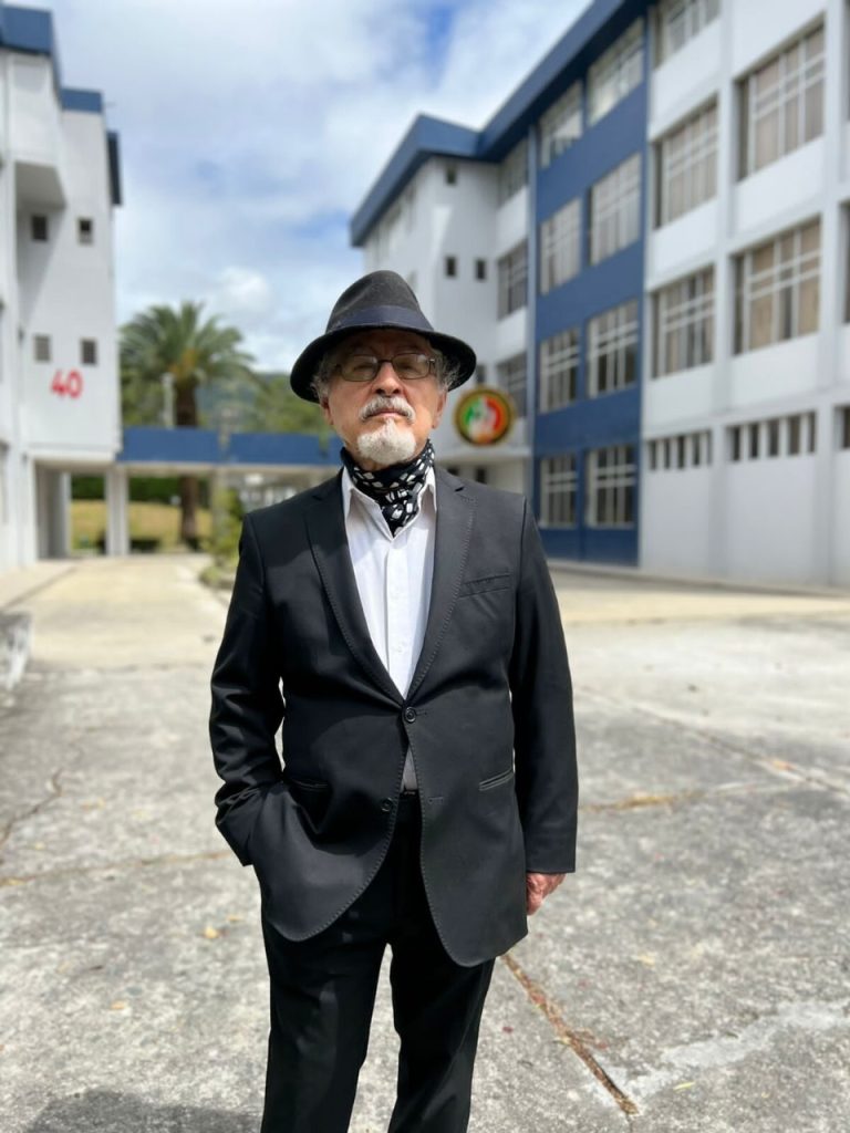 El intelectual lojano es oriundo de la parroquia lojana Malacatos. Fue docente de la Universidad Nacional de Loja.