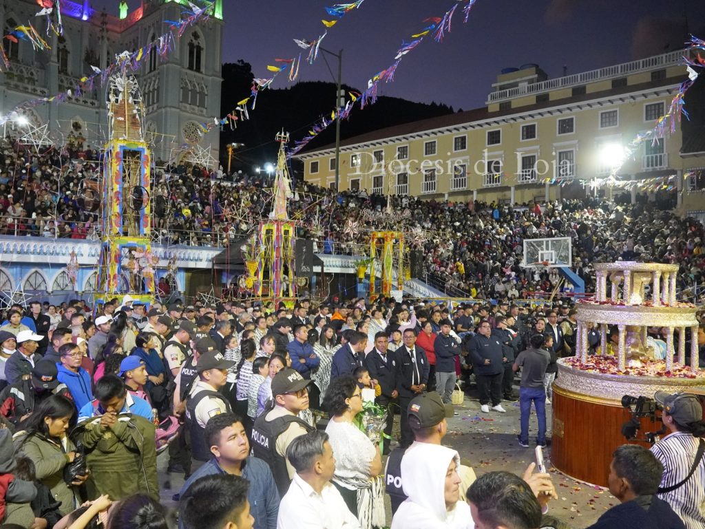 Gran cantidad de personas están visitando la parroquia lojana, El Cisne.