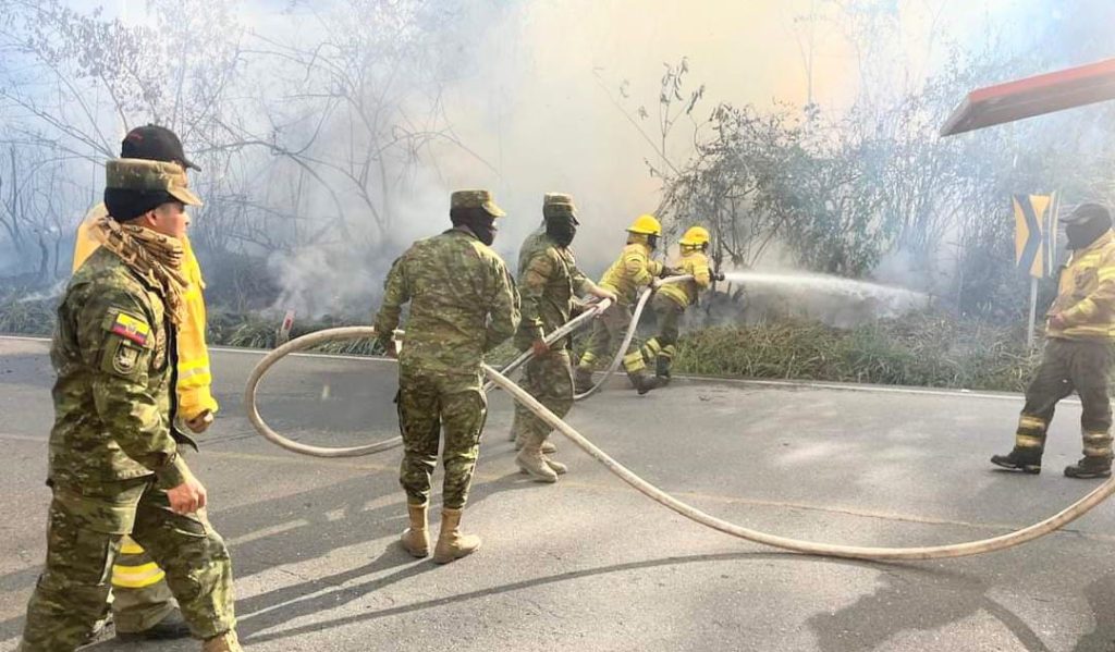 Varios frentes en donde el fuego amenazaba con expandirse fueron controlados.