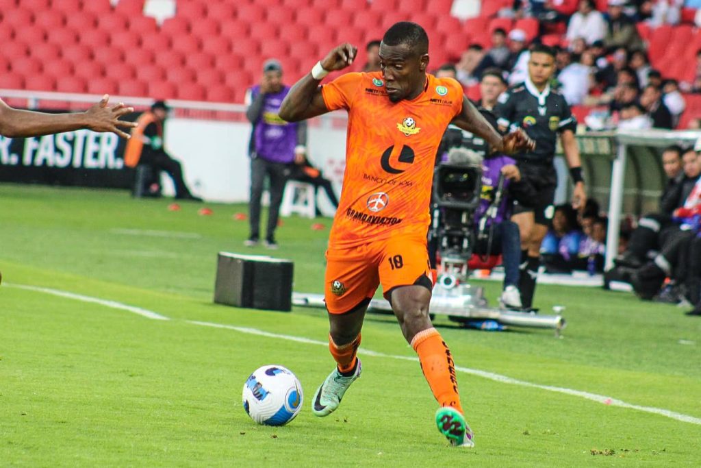 A pesar que ha mejorado el juego, el equipo lojano debe conseguir la mayor cantidad de puntos.