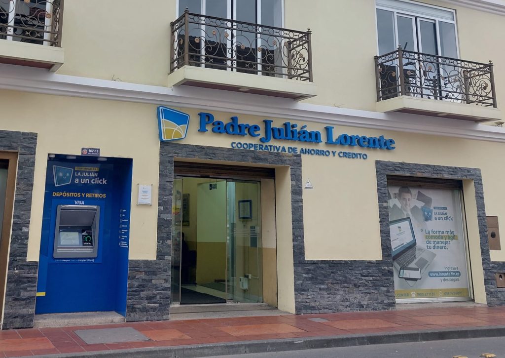 La COAC Padre Julián Lorente se mantiene a la vanguardia tecnológica con una cooperativa virtual accesible a través de su página web y aplicación móvil.