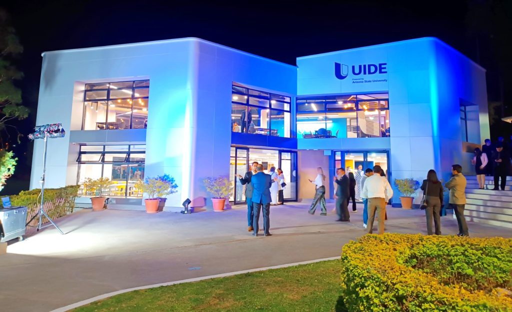 El nuevo campus dispone de una extensión de más de 18,000 metros cuadrados.