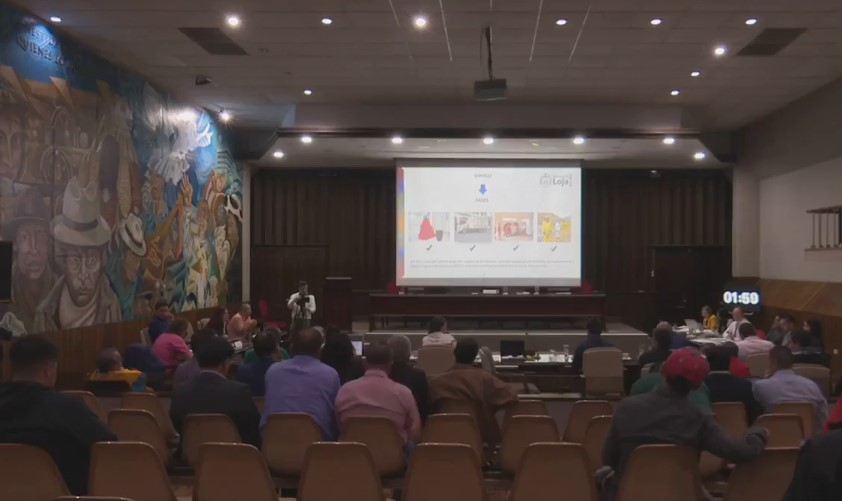 La sesión se cumplió en el Salón del Cabildo.