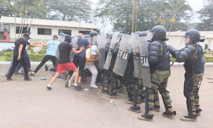 Los militares perfeccionan su accionar.