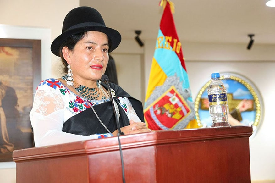 María Sarango Gualán, rectora subrogante, invita a la juventud a adquirir una profesión en la entidad educativa.