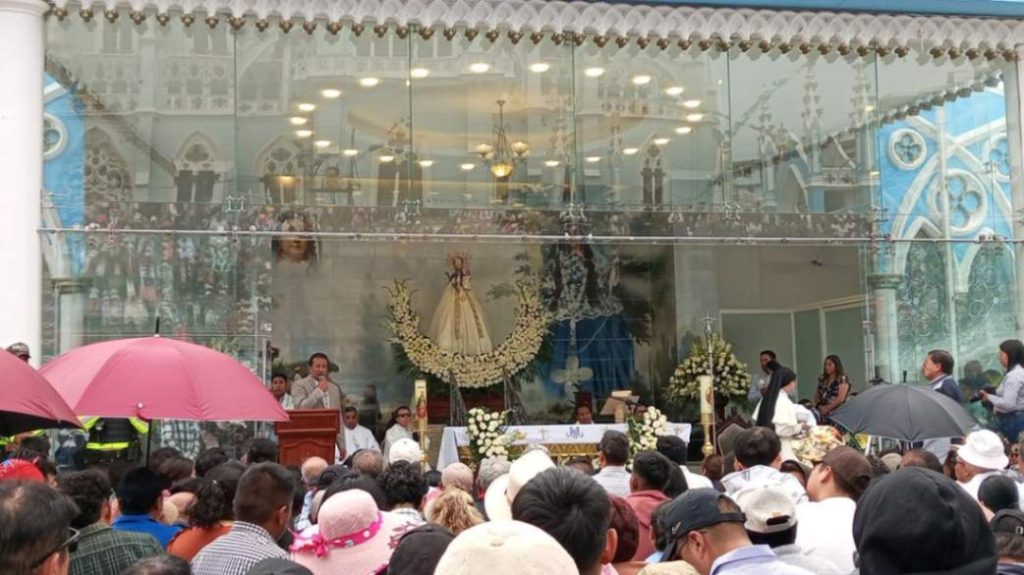 El acto especial de ayer se cumplió en el Campo Mariano, de El Cisne. (Fotografía cortesía Sixto Eugenio Alvarado)