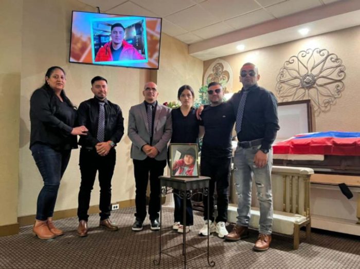 El cuerpo fue velado la tarde de ayer, en Nueva York. Acudieron sus familiares y allegados a despedirse.