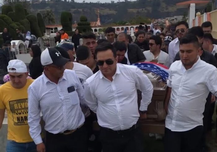 El cuerpo del joven fue inhumado en el cementerio general de la ciudad de Saraguro. (Imagen cortesía Saravisión)