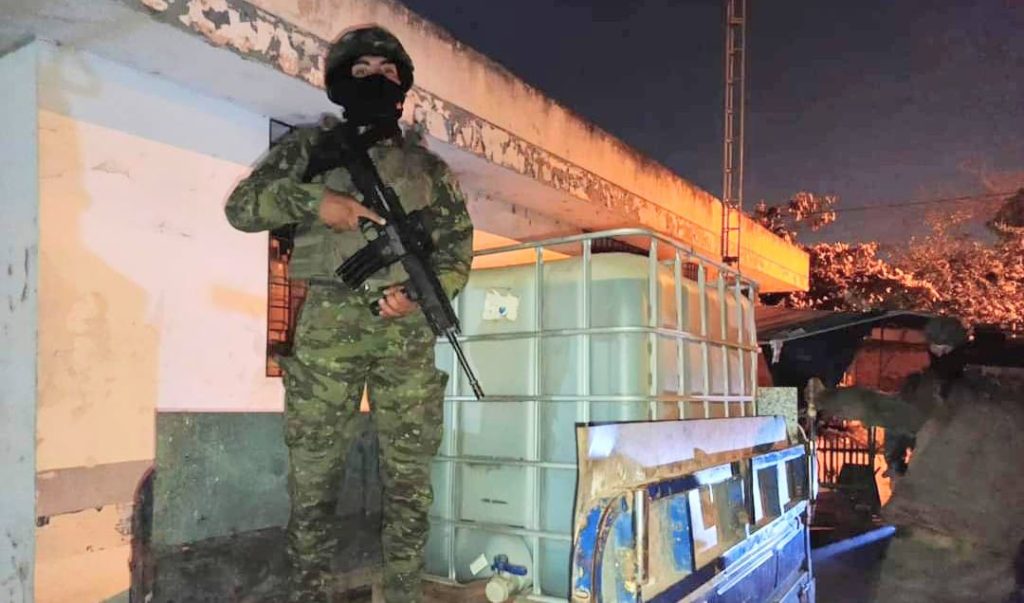 La evidencia fue entregada a la Policía Nacional.