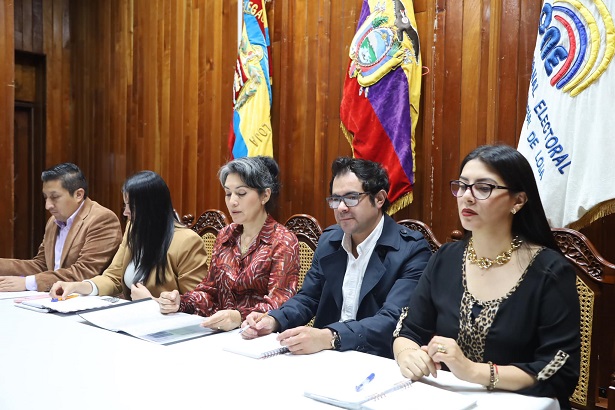La Junta Provincial Electoral se encuentra en sesión pública permanente.