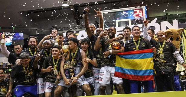 Una gran fiesta se vivió en el Coliseo Ciudad de Loja. (Foto: Gonzalo Muicela)