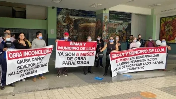 El barrio El Rosal, en días anteriores, realizó un plantón en el Municipio.