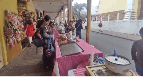 Cada año se vuelve a ver en los portales de San Sebastián las tradicionales cocinetas, que sirven para mantener a punto la colada morada.