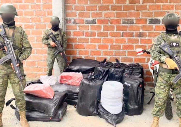 El material explosivo que los militares decomisaron fueron entregados a la Policía Nacional.