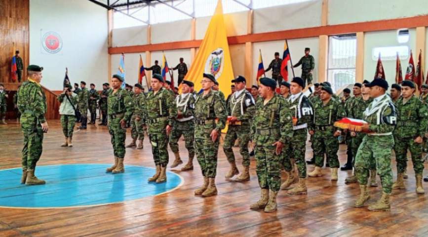 La ceremonia se realizó en el fuerte militar Cabo Minacho.