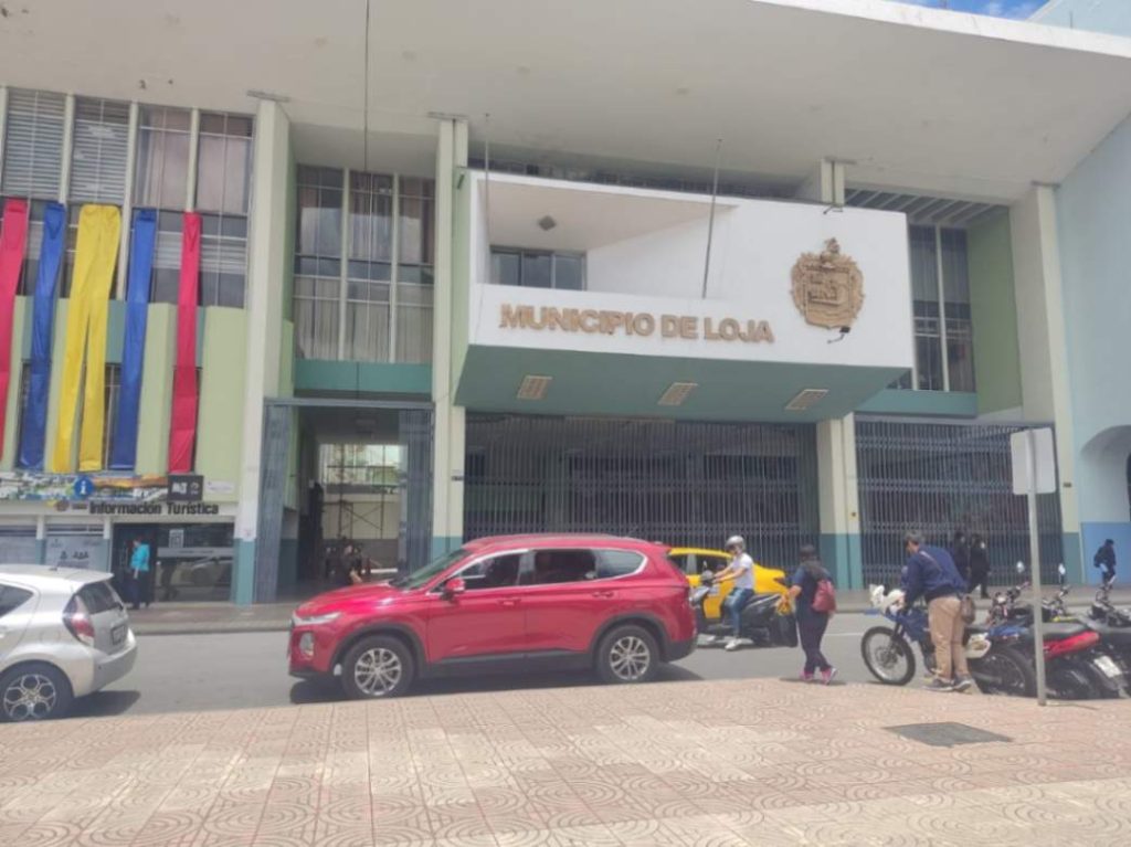 El Ayuntamiento lojano inicia octubre con nuevos rostros en las jefaturas y direcciones departamentales.