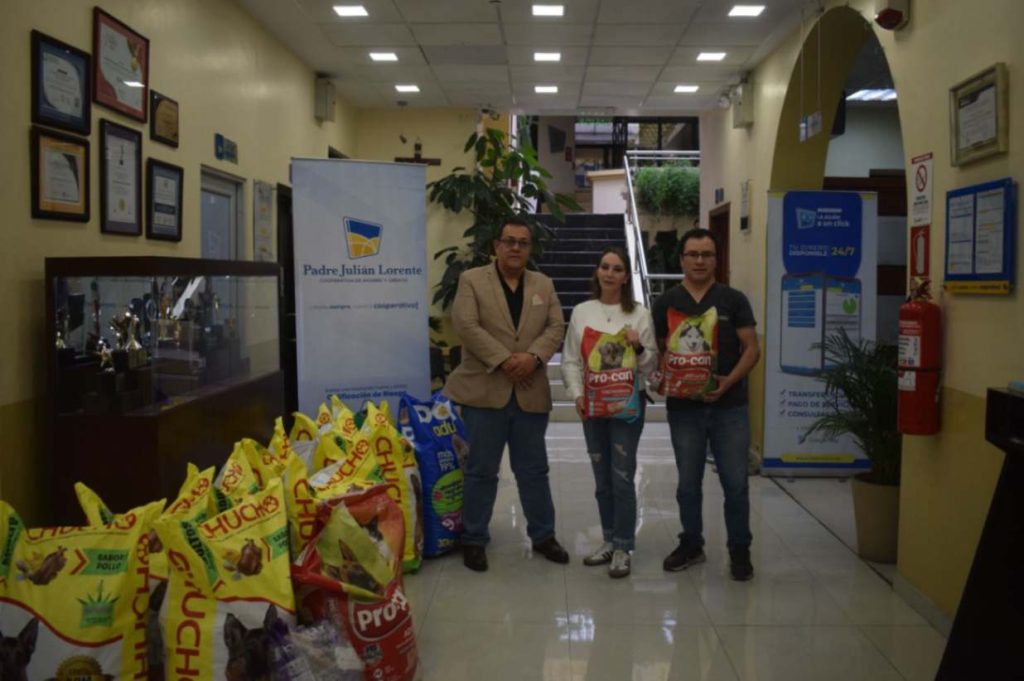 La entrega se cumplió la semana anterior con la presencia de directivos y funcionarios municipales.