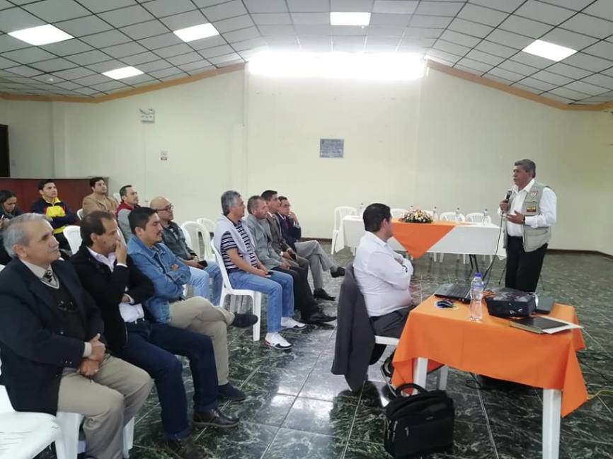 José Iñiguez, ponente en un seminario del Círculo de Periodistas Deportivos de Loja. (07-09-2019)