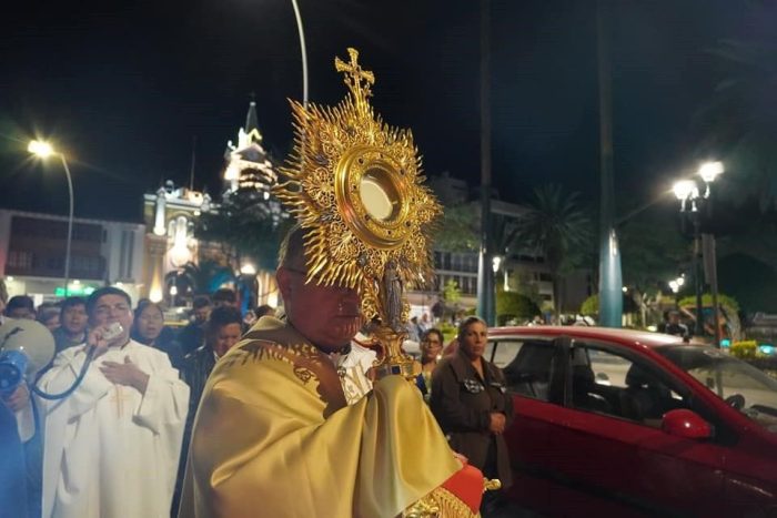 Se cumplió una procesión por las calles del centro lojano.