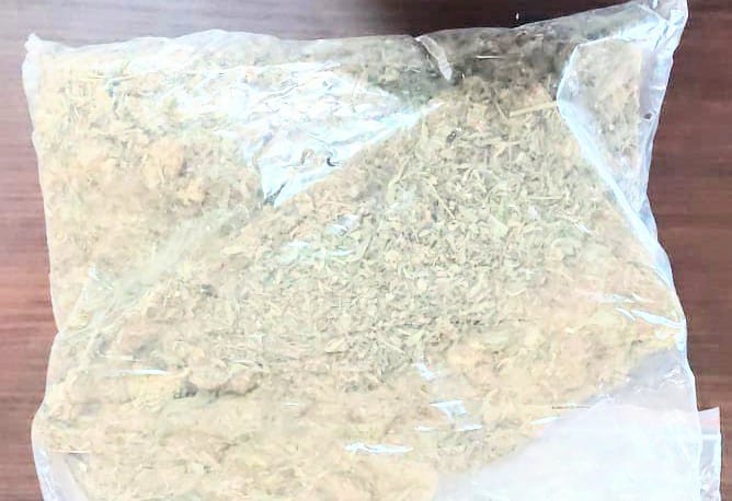 La droga fue sometida a la Prueba de Identificación Preliminar Homologada y el resultado es positivo para marihuana.