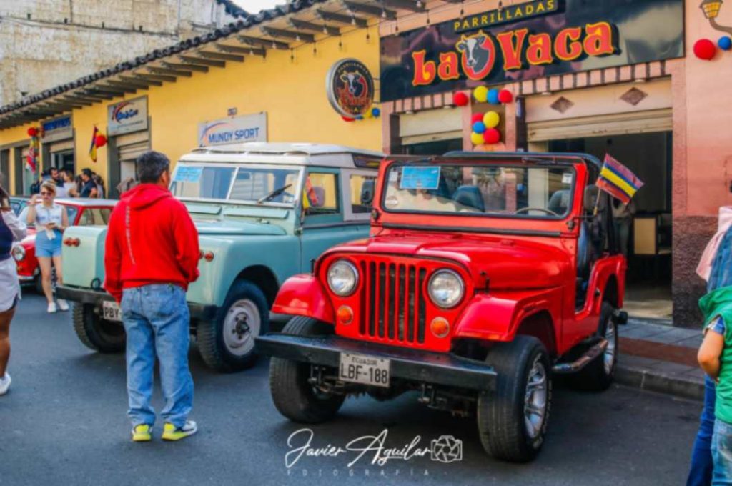 Los Jeep y los Land Rover, en el pasado, se usaron para vías de difícil acceso que demandaban carros de gran tracción.