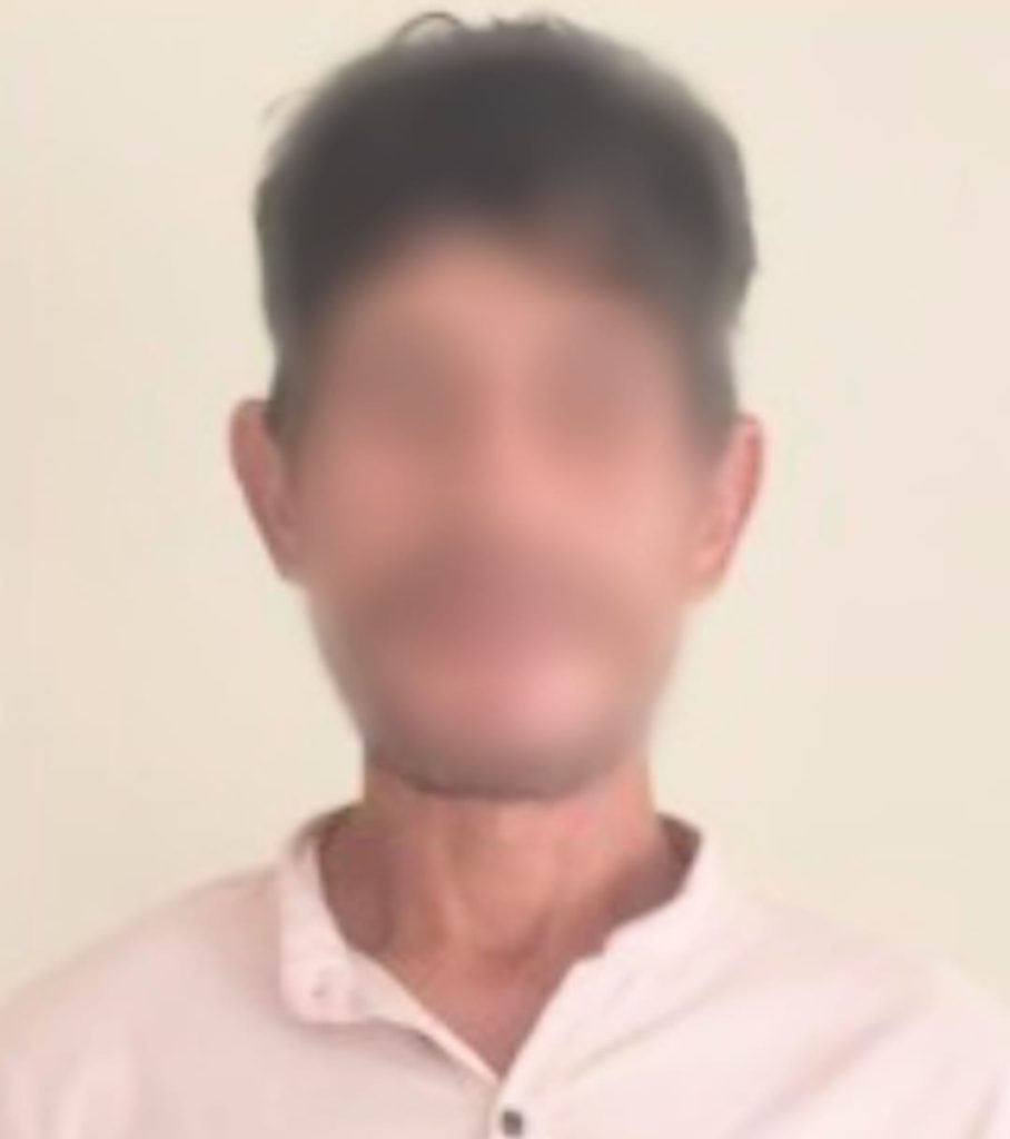 Ayer, fue reducido a prisión en el centro carcelario local.