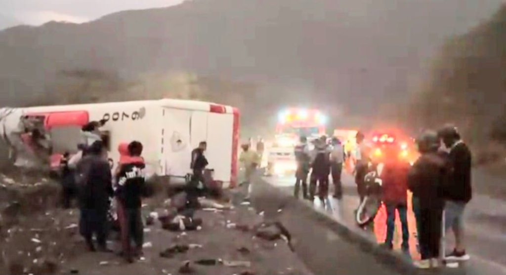 Los policías de la Jefatura de Accidentología Vial acudieron a tomar procedimiento.
