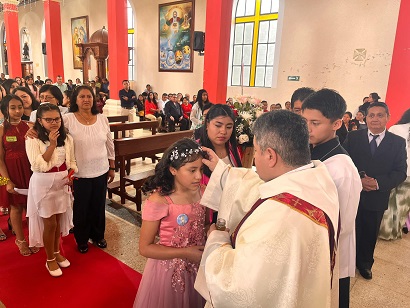 El evento se cumplió con la presencia de familiares y religiosos.