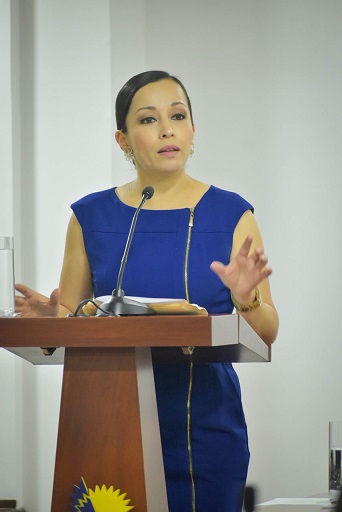 Verónica Arias, Parlamentaria Andina.