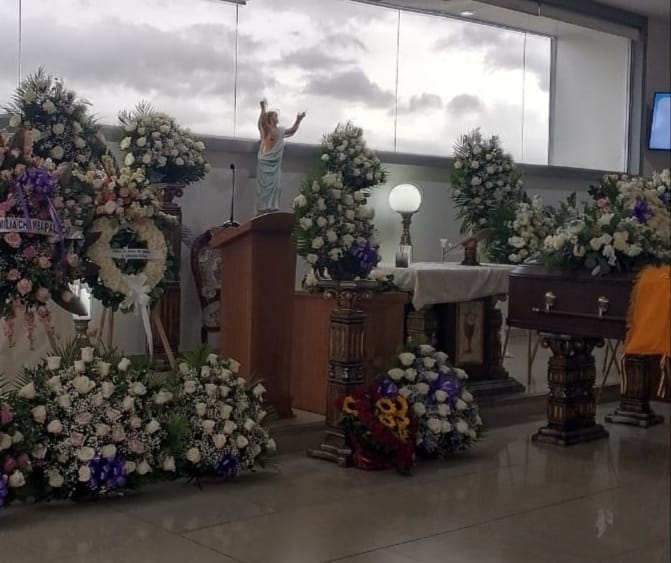 La hoy decesada ocupó las funciones de directora provincial de Educación de Loja, por dos ocasiones.