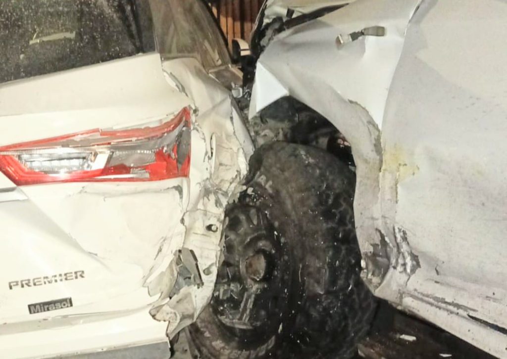 Dos de los vehículos afectados por el accidente de tránsito.