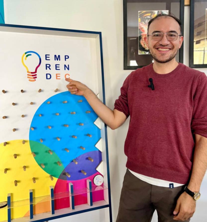 Hugo Castillo CEO de Emprendec, invita a formar parte de esta comunidad.
