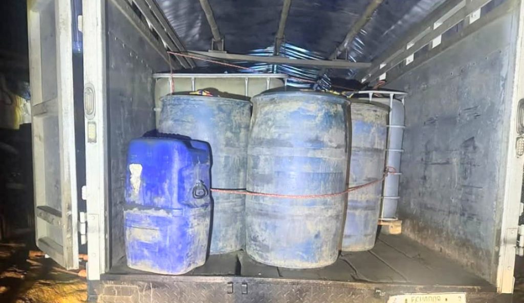 Los objetos en donde se distribuyó el carburante.