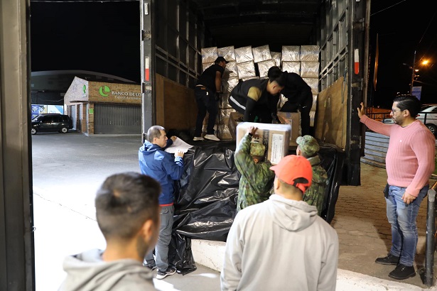 En horas de la madrugada recibieron el material electoral.