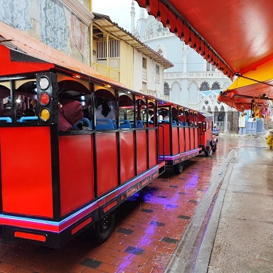 Este es el tren que hará recorridos en la parroquia.