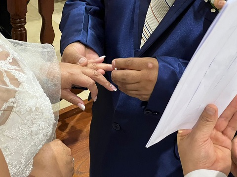 Muchas parejas aprovechan las celebraciones gratuitas para cumplir con el matrimonio eclesiástico.