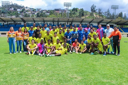 El equipo está listo para participar del evento.